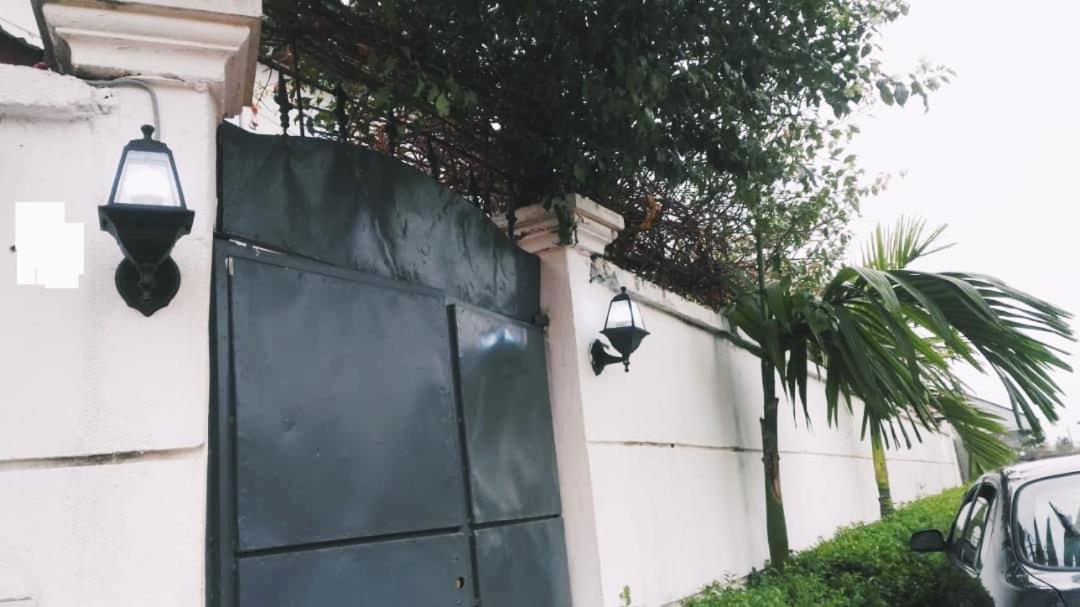 Appartement 2 Chambres Residence Avec Piscine Yaoundé Exterior foto